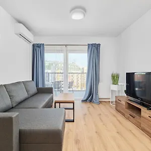Modern Elegance With Ac By Renters Apartament